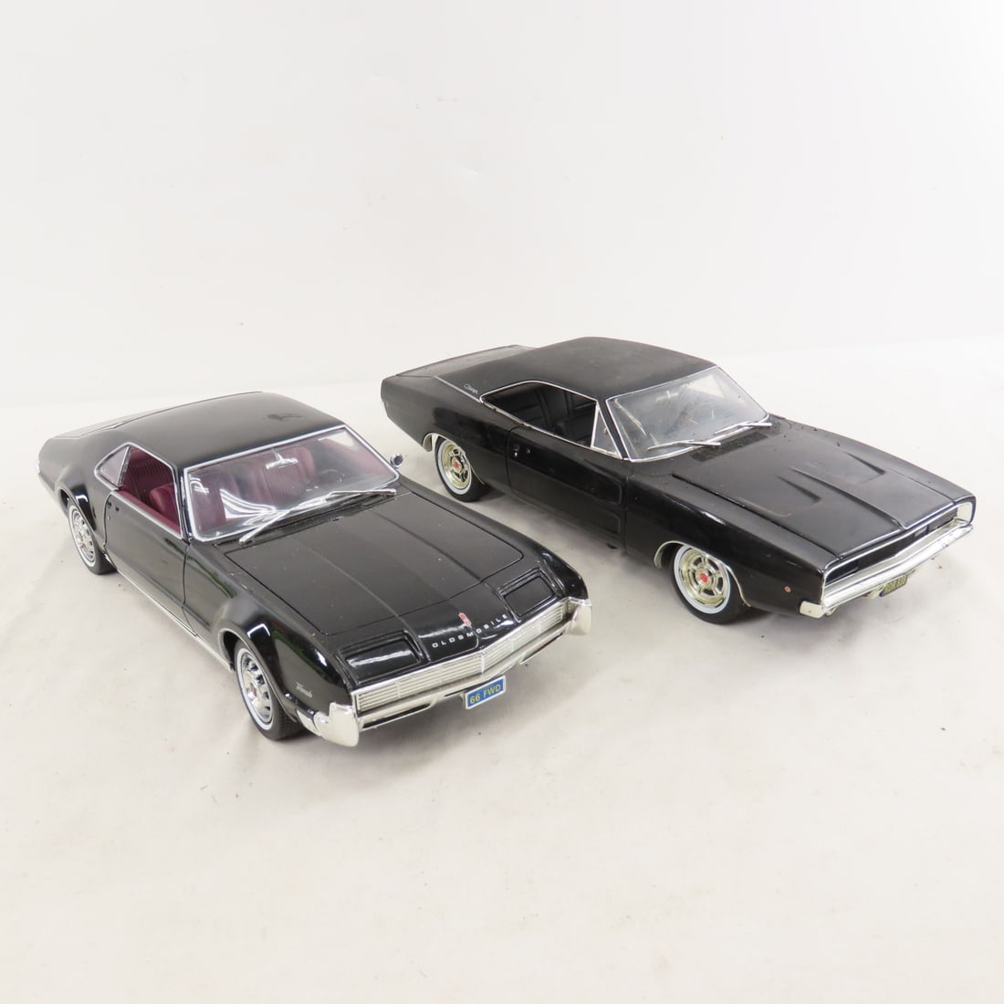 12 1:18 scale Muscle Cars - no boxes - 11