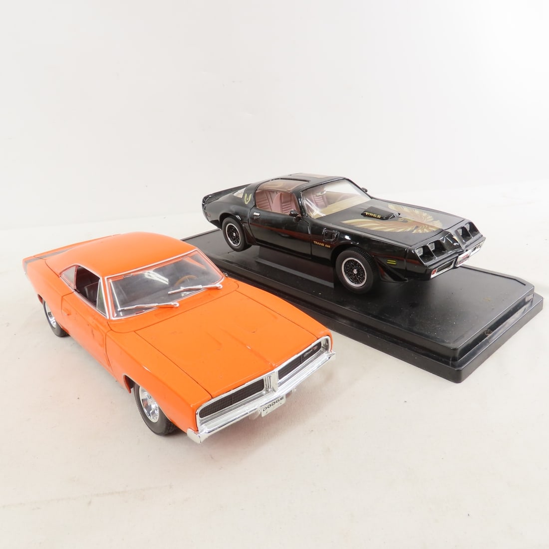 12 1:18 scale Muscle Cars - no boxes - 3