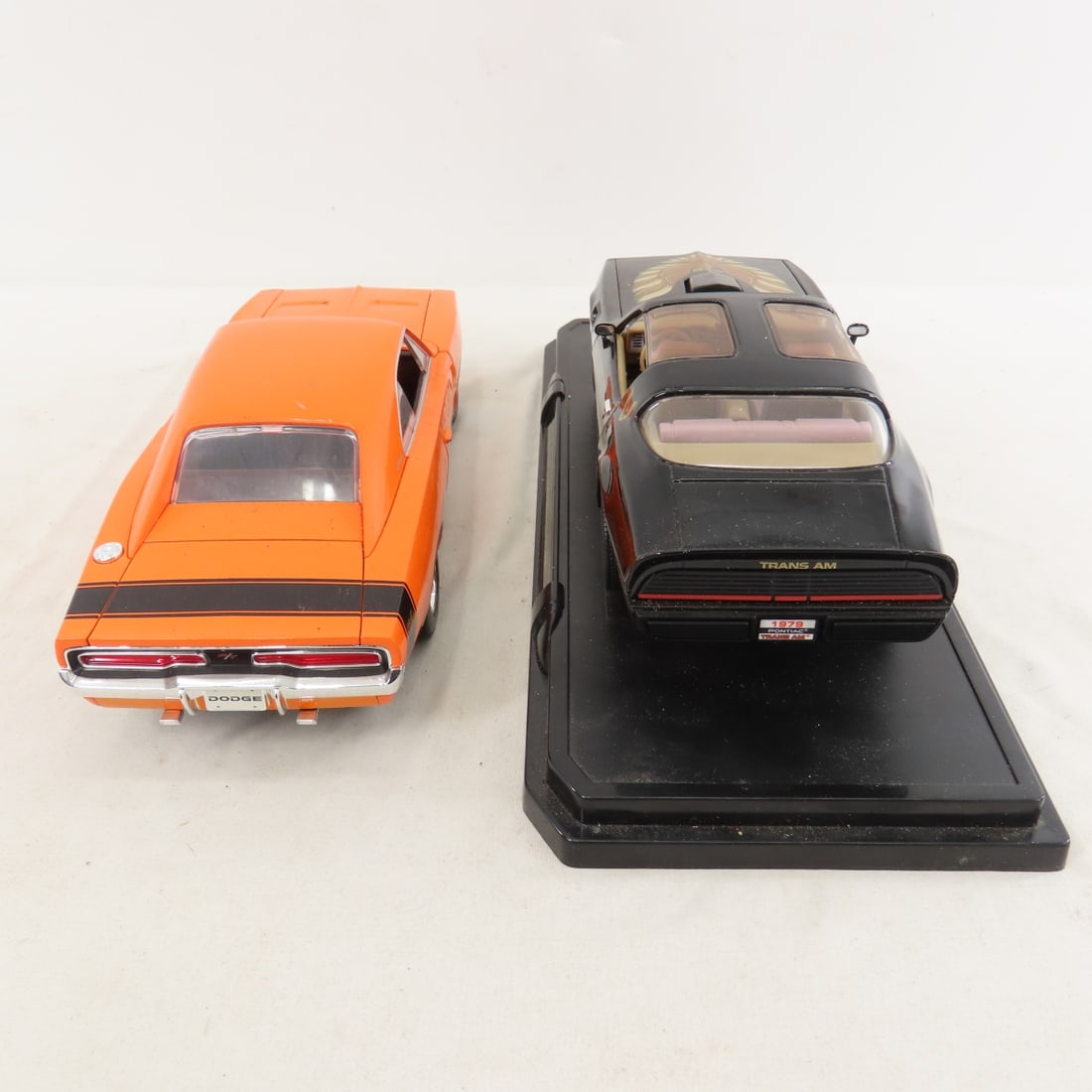 12 1:18 scale Muscle Cars - no boxes - 4