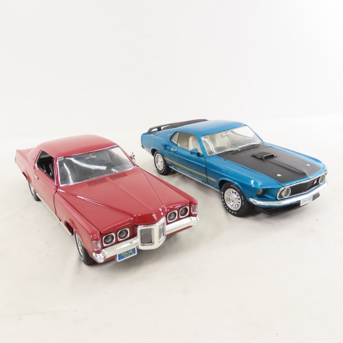 12 1:18 scale Muscle Cars - no boxes - 5
