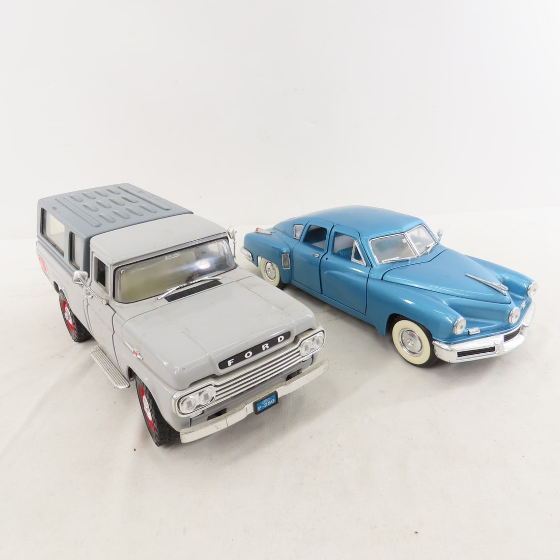 15 1:18 scale Cars & Trucks - no boxes - 2
