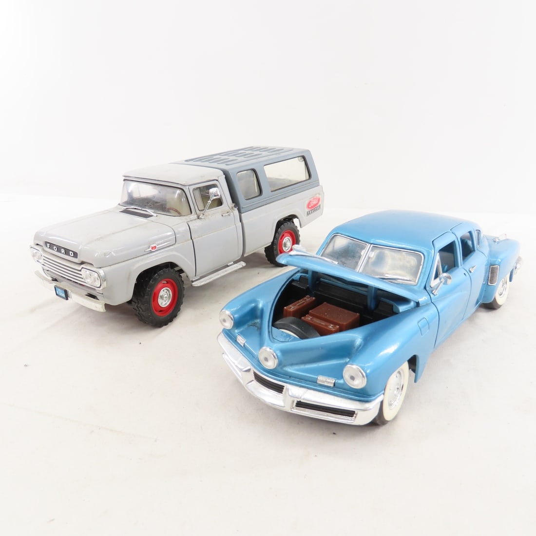 15 1:18 scale Cars & Trucks - no boxes - 3