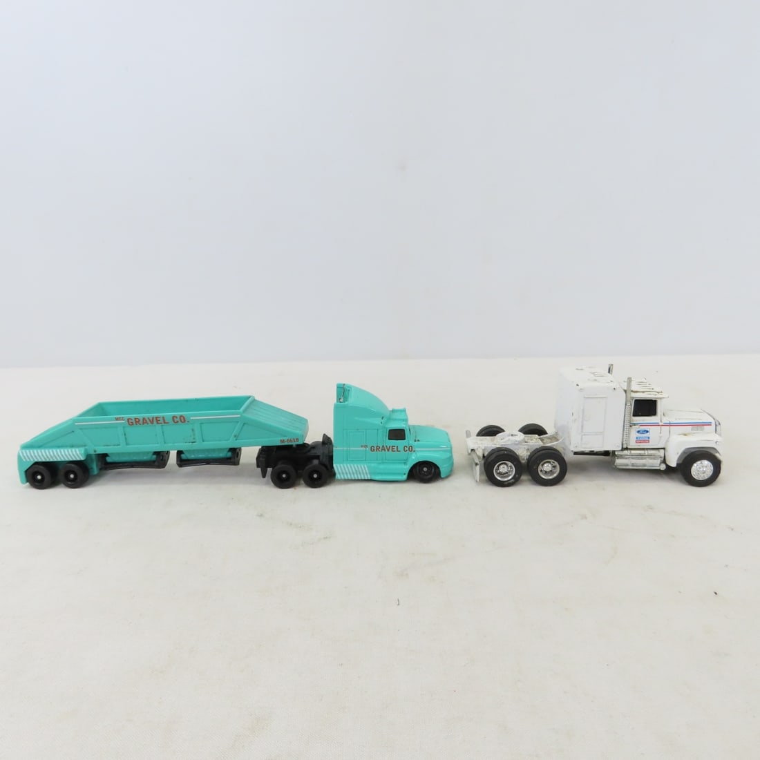 Diecast Construction & Farm Vehicles; Cat, Deere - 10