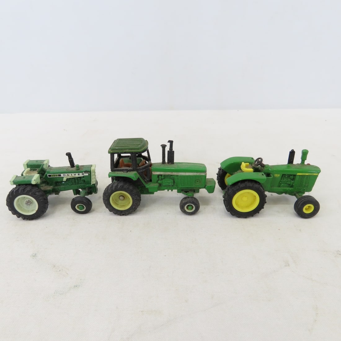 Diecast Construction & Farm Vehicles; Cat, Deere - 5