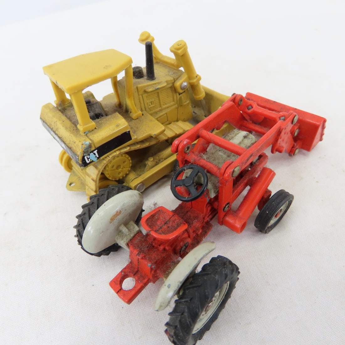 Diecast Construction & Farm Vehicles; Cat, Deere - 7