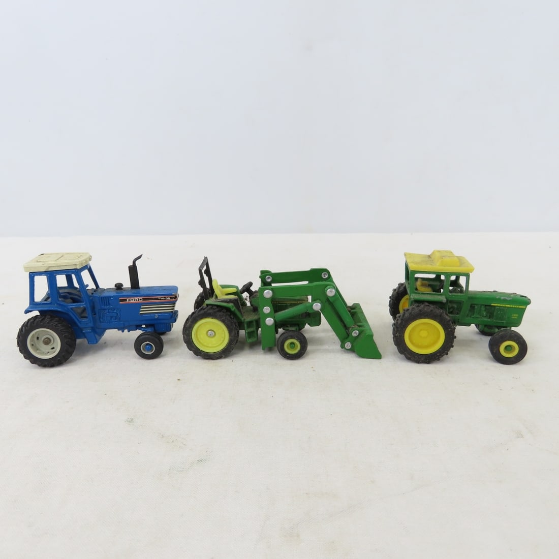 Diecast Construction & Farm Vehicles; Cat, Deere - 8