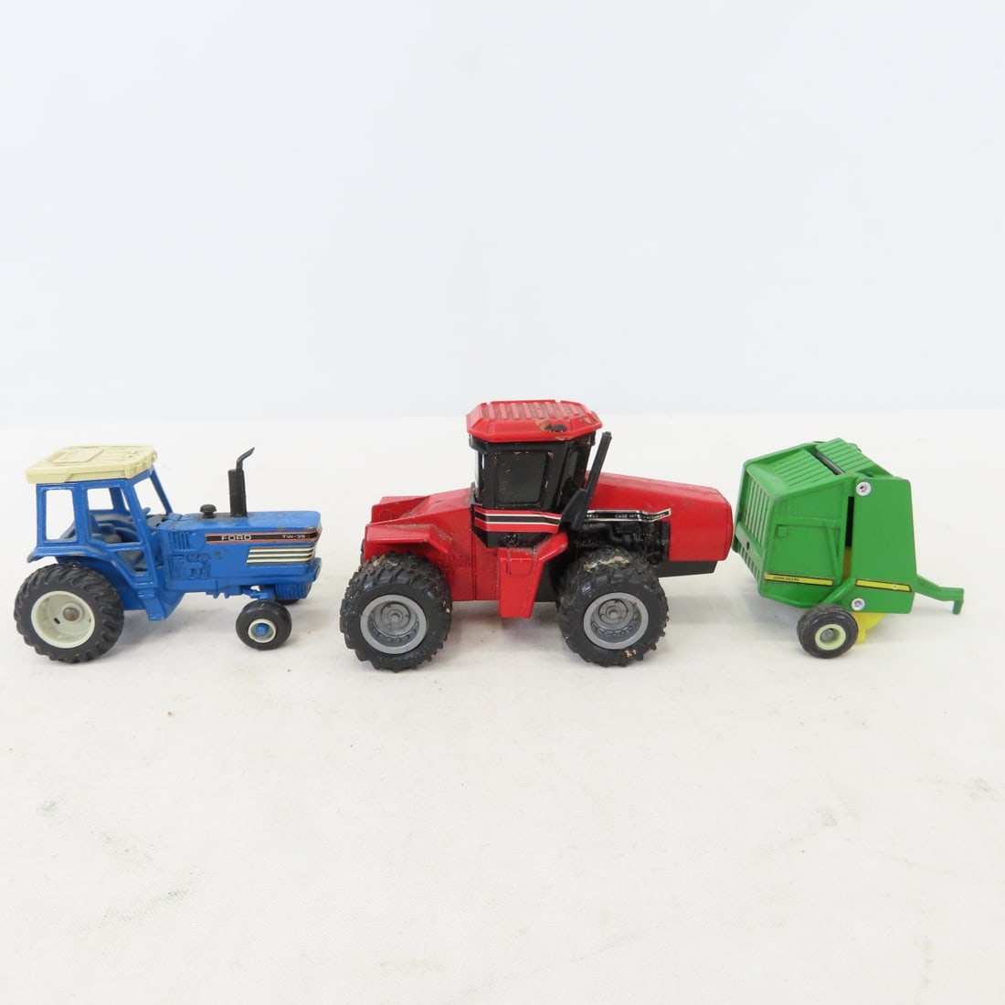 Diecast Construction & Farm Vehicles; Cat, Deere - 9