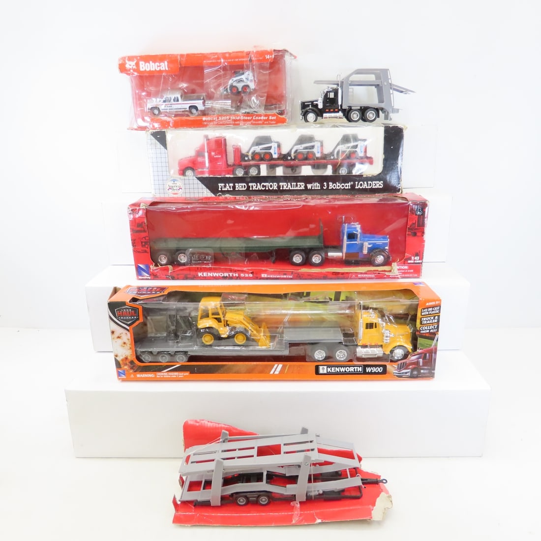Kenworth & other 1:43 scale Tractor Trailers (1 of 8)