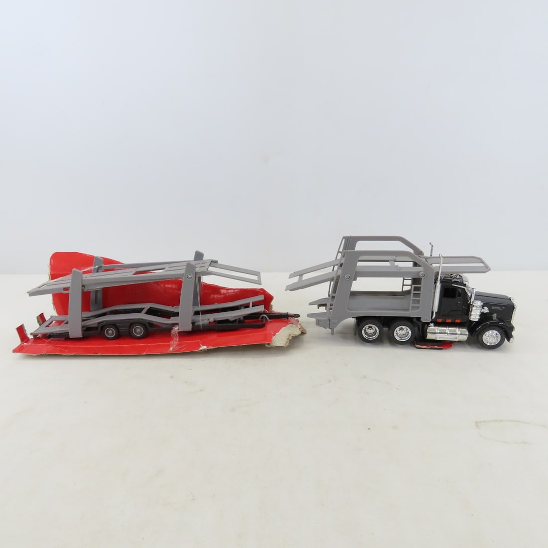 Kenworth & other 1:43 scale Tractor Trailers - 8