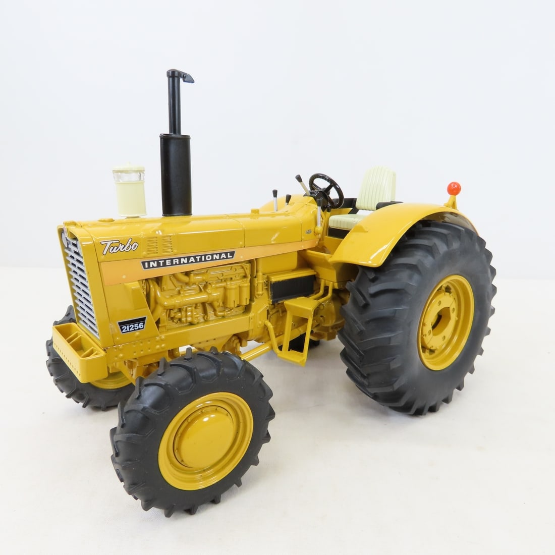 4 ERTL Diecast Tractors in rough boxes 1:16 scale - 19