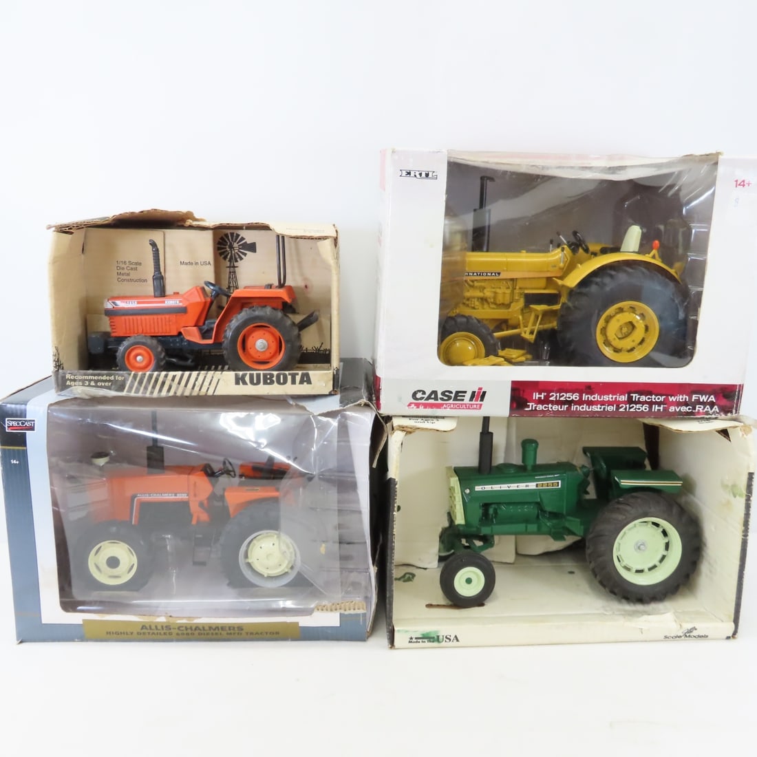 4 ERTL Diecast Tractors in rough boxes 1:16 scale (1 of 20)