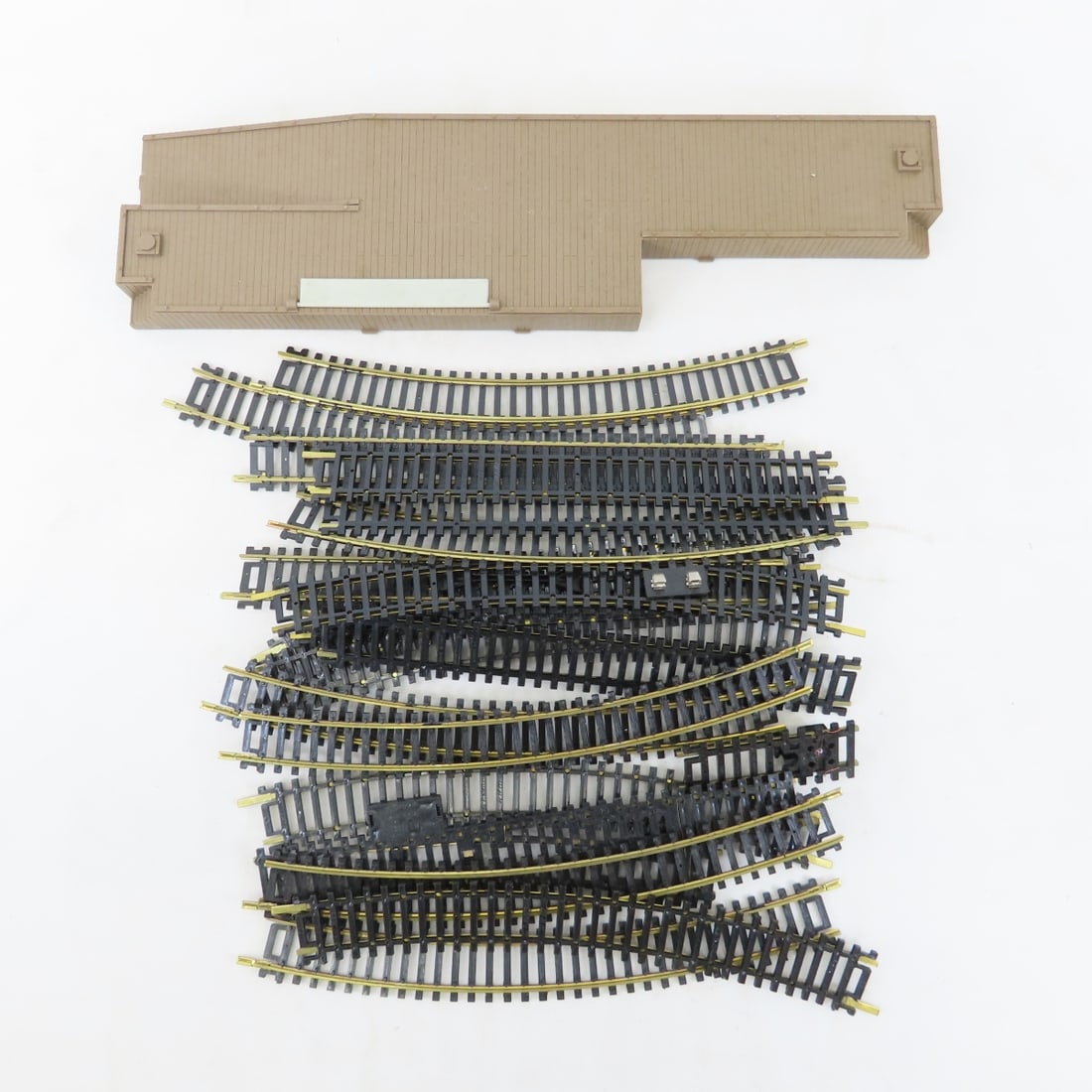 HO Scale Trains & Accessories. AHM Engine & more - 12