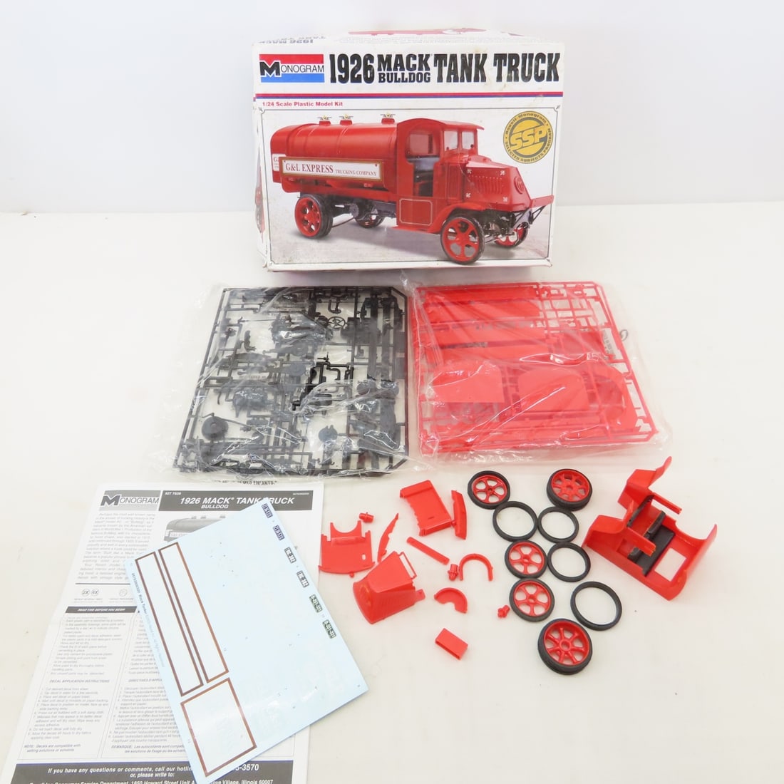 Model Kits in boxes and loose parts - 4