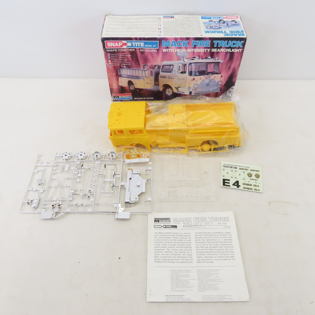 Model Kits in boxes and loose parts - 9