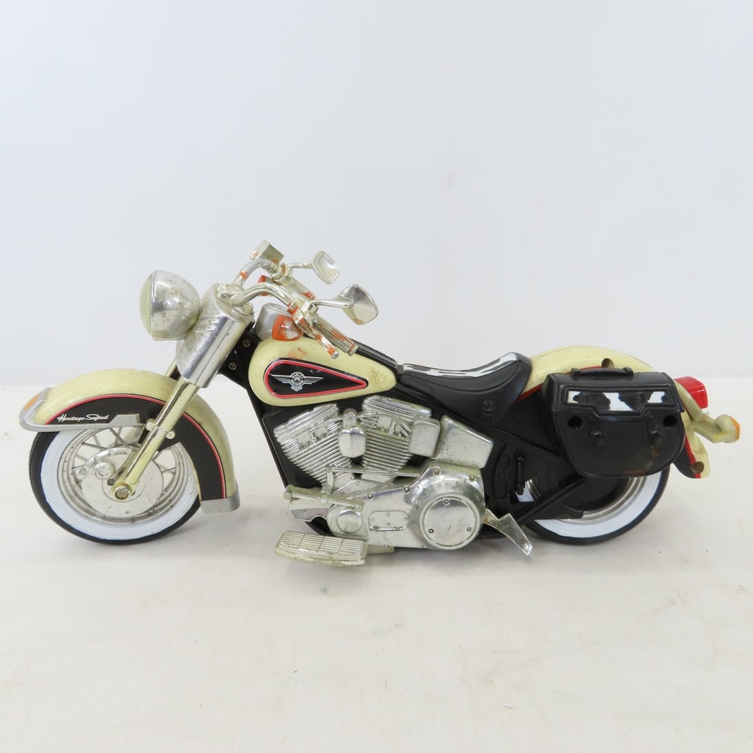 Collection of diecast motorcycles, some in boxes - 3