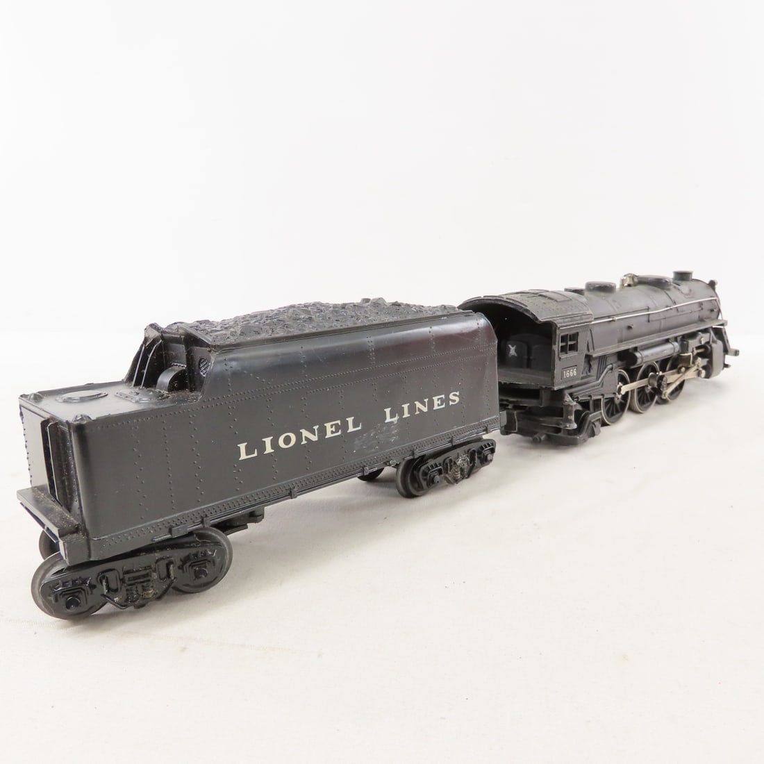 Lionel Train Set with 1666 Prairie Engine - 7
