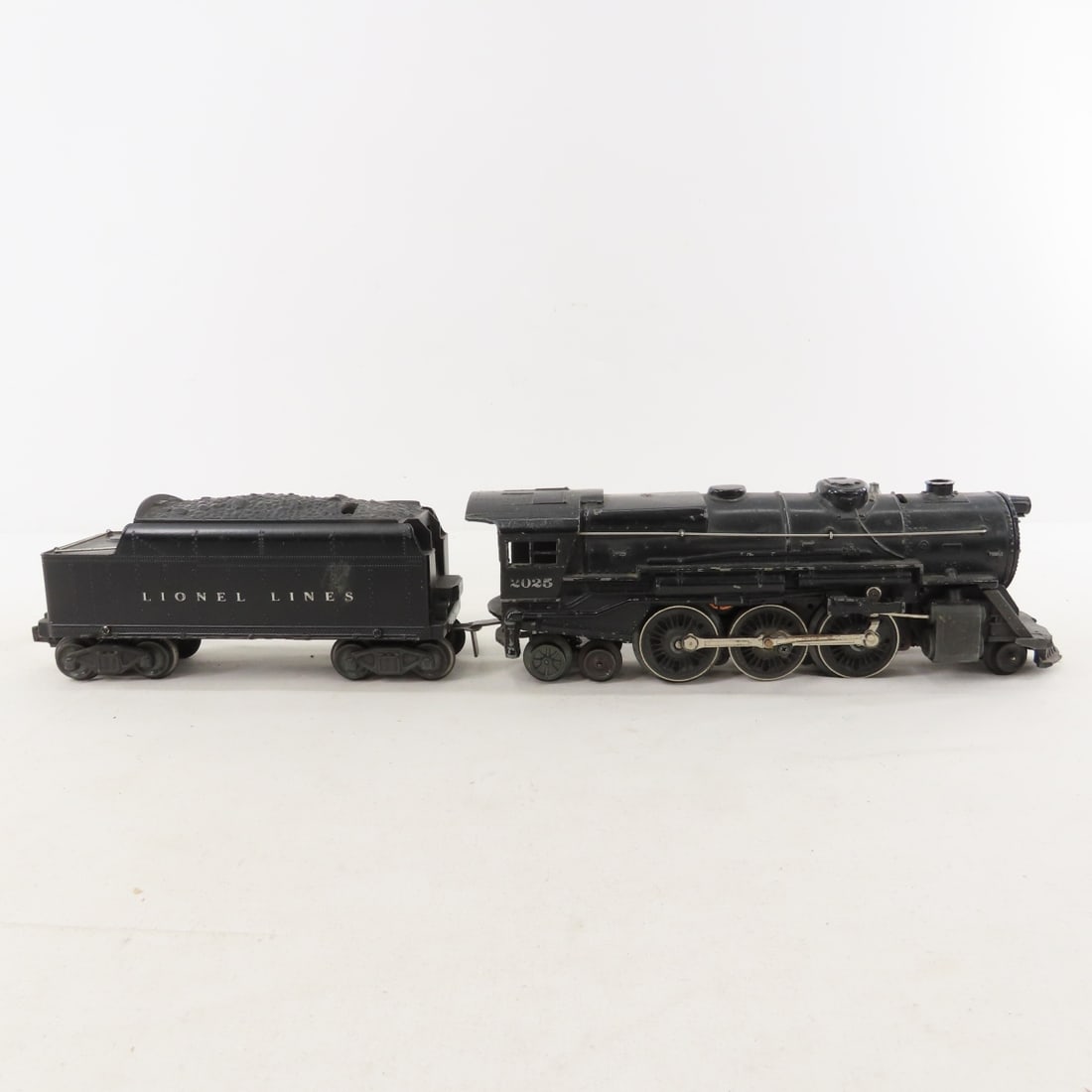 Lionel Train Set with 164 Log Loader - 2