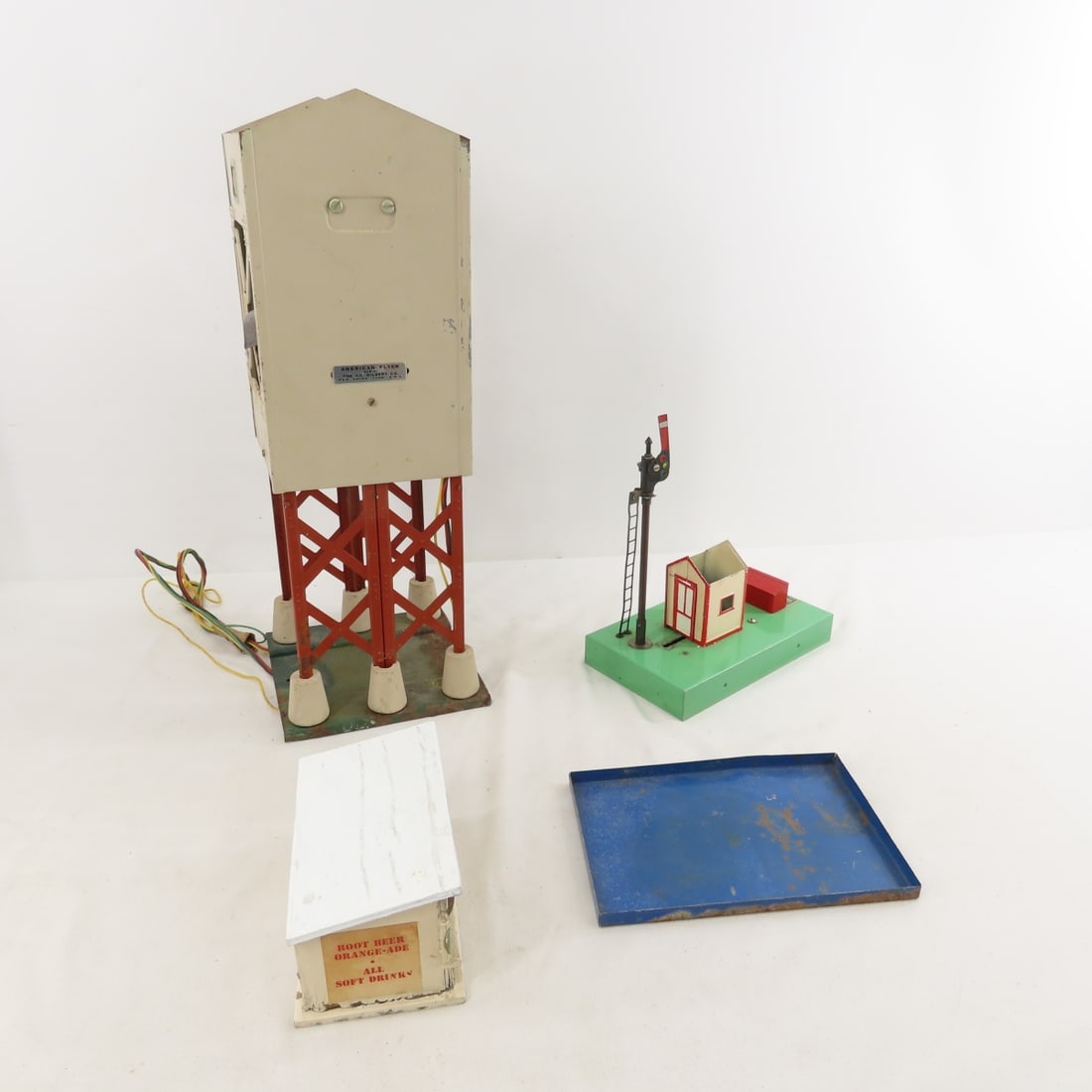 Lionel & American Flyer Train Cars & Accessories - 7