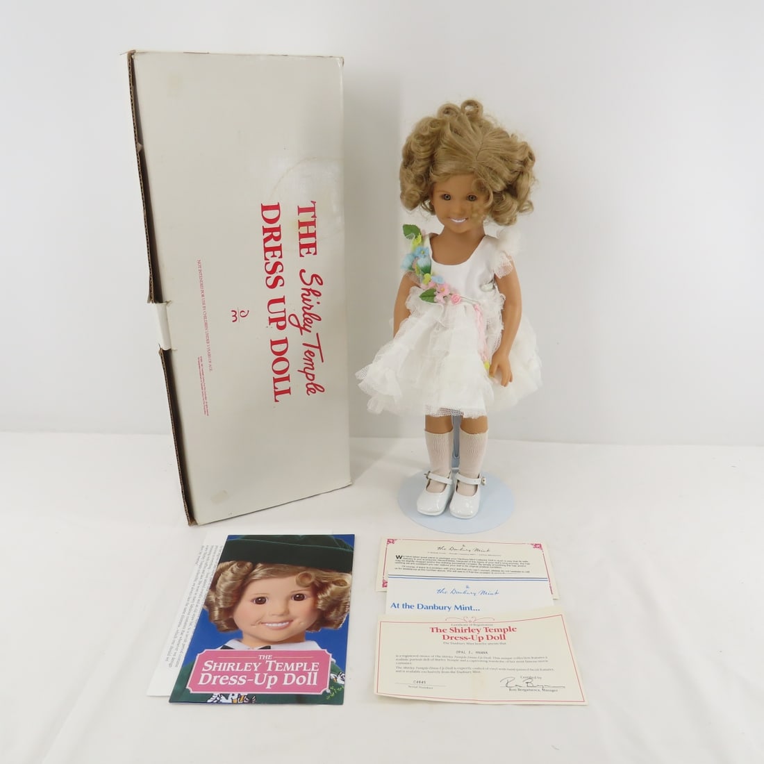 5 Shirley Temple Dolls & 7 Outfits - 17