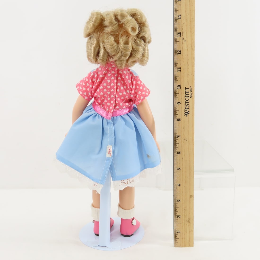 5 Shirley Temple Dolls & 7 Outfits - 4