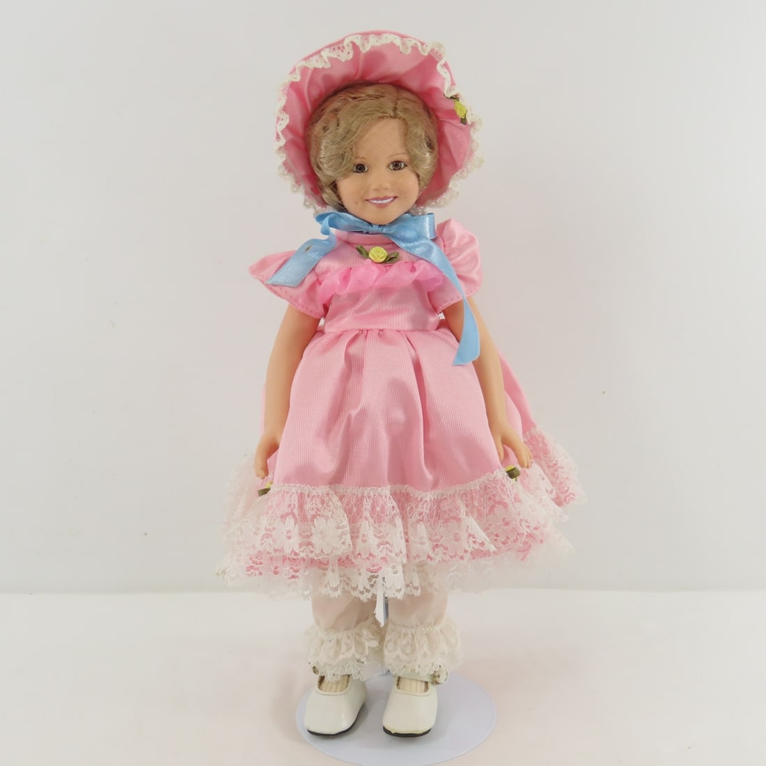 5 Shirley Temple Dolls & 7 Outfits - 7