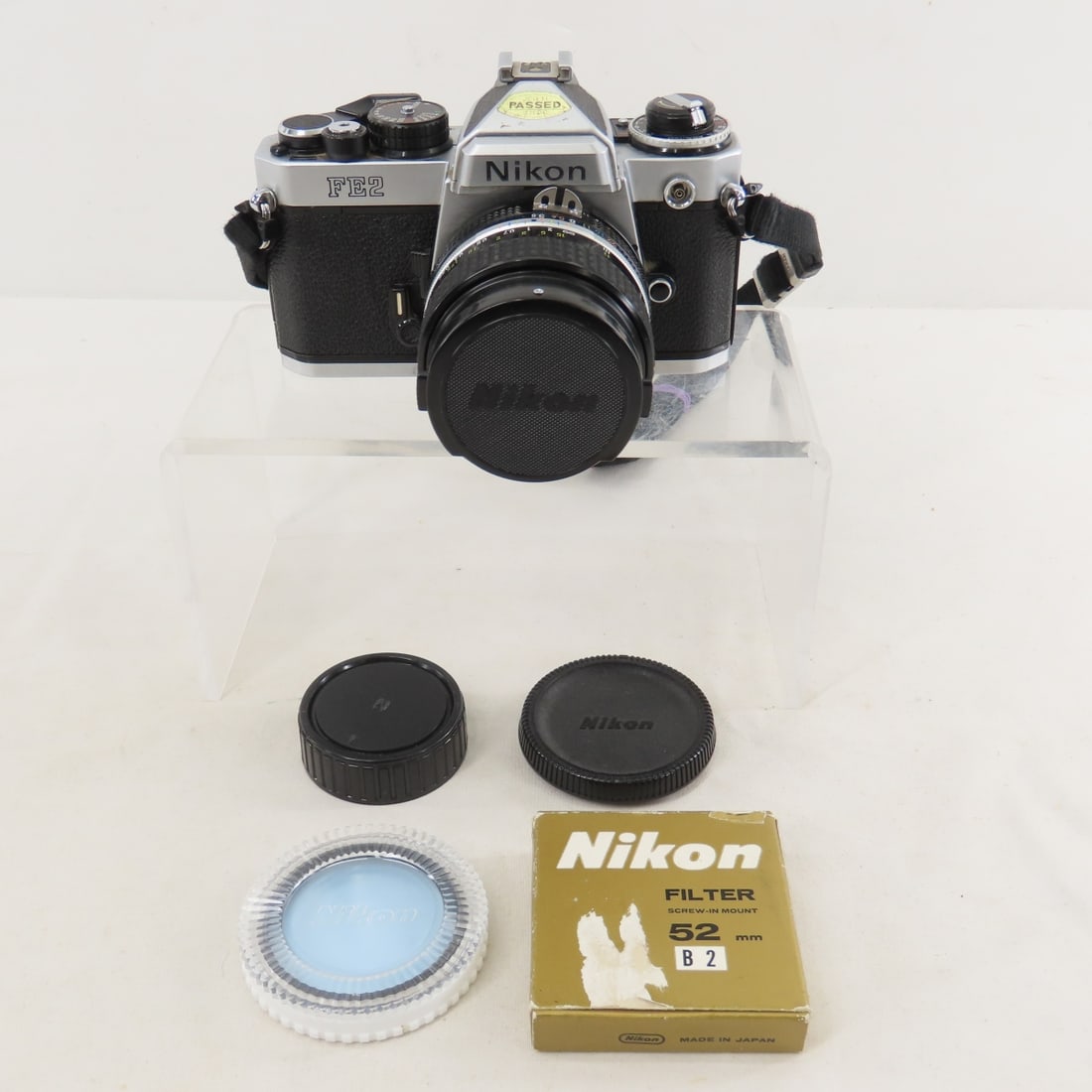 Nikon FE2 35mm Film Camera w/ 28mm f/3.5 Lens (1 of 13)