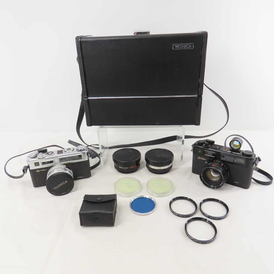 2 Yashica Electro 35 Cameras, Case & Accessories (1 of 20)