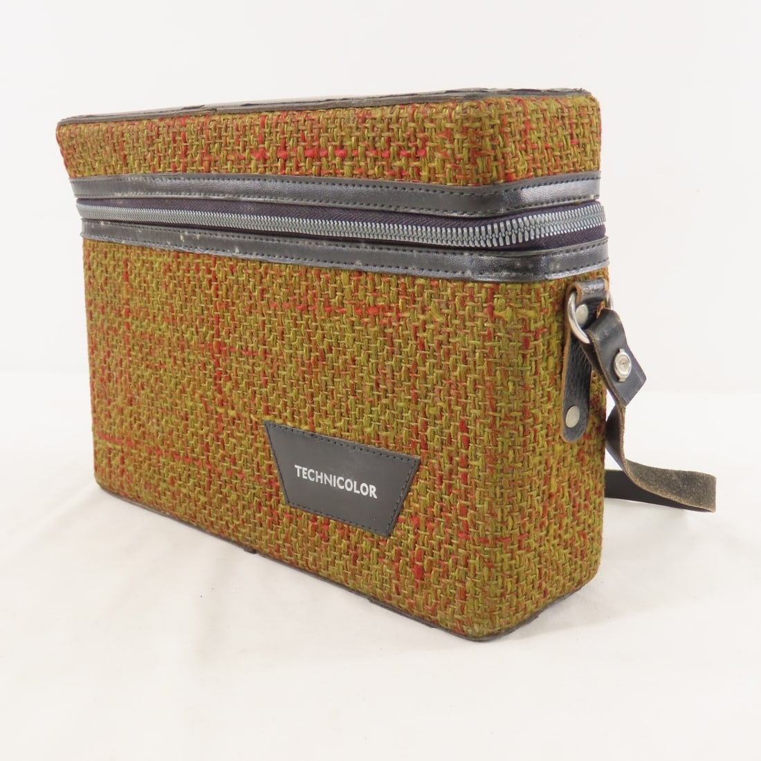 Technicolor Super V Super 8 Camera & Light - 12