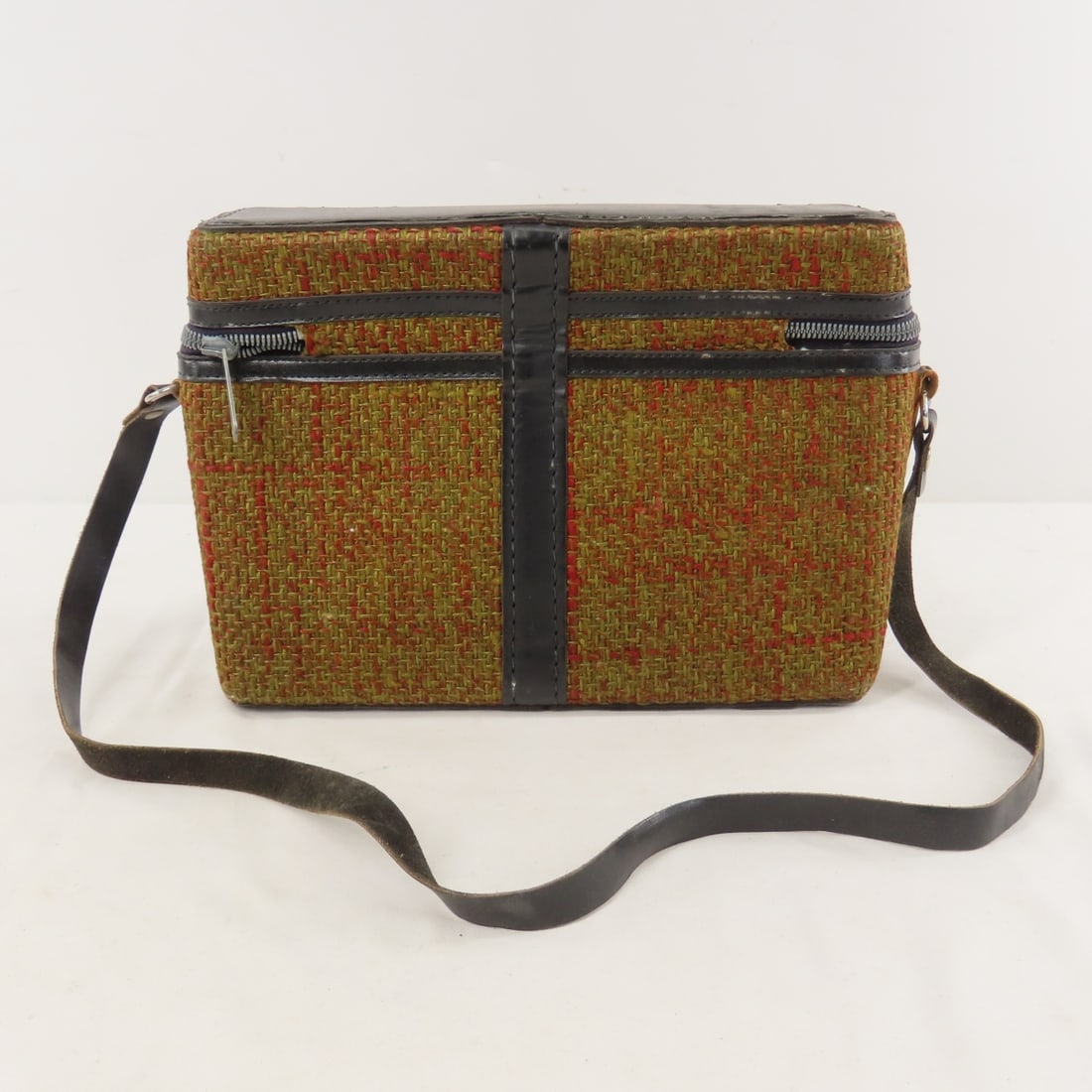 Technicolor Super V Super 8 Camera & Light - 14