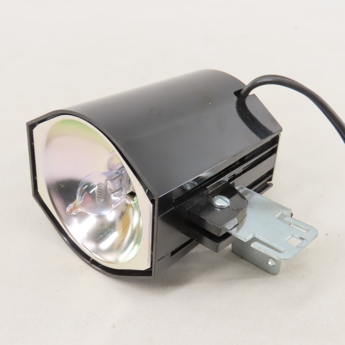 Technicolor Super V Super 8 Camera & Light - 16