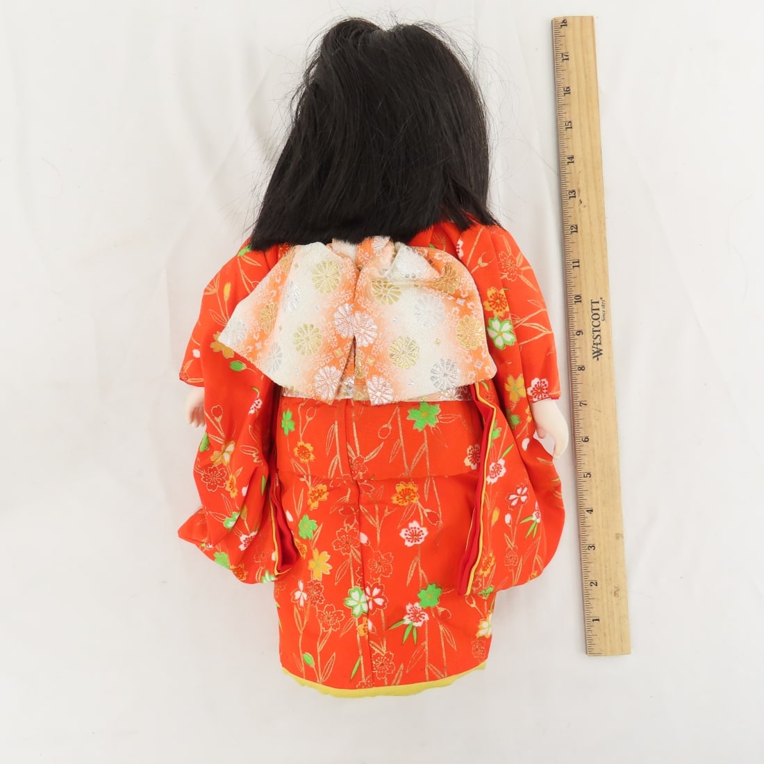 4 Asian Dolls & Clothes Brush - 3