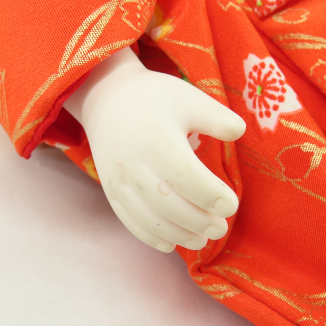 4 Asian Dolls & Clothes Brush - 5