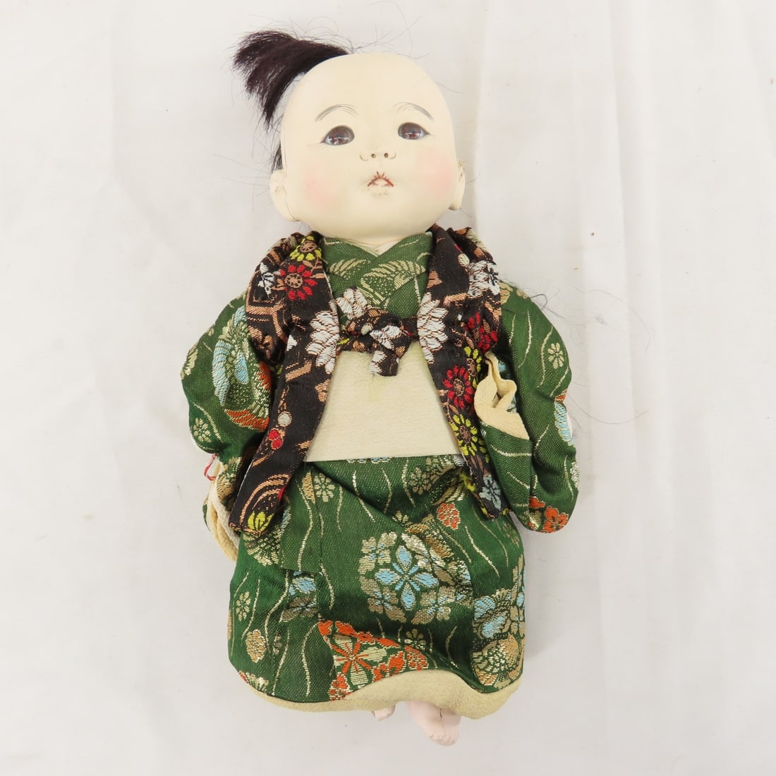 4 Asian Dolls & Clothes Brush - 7