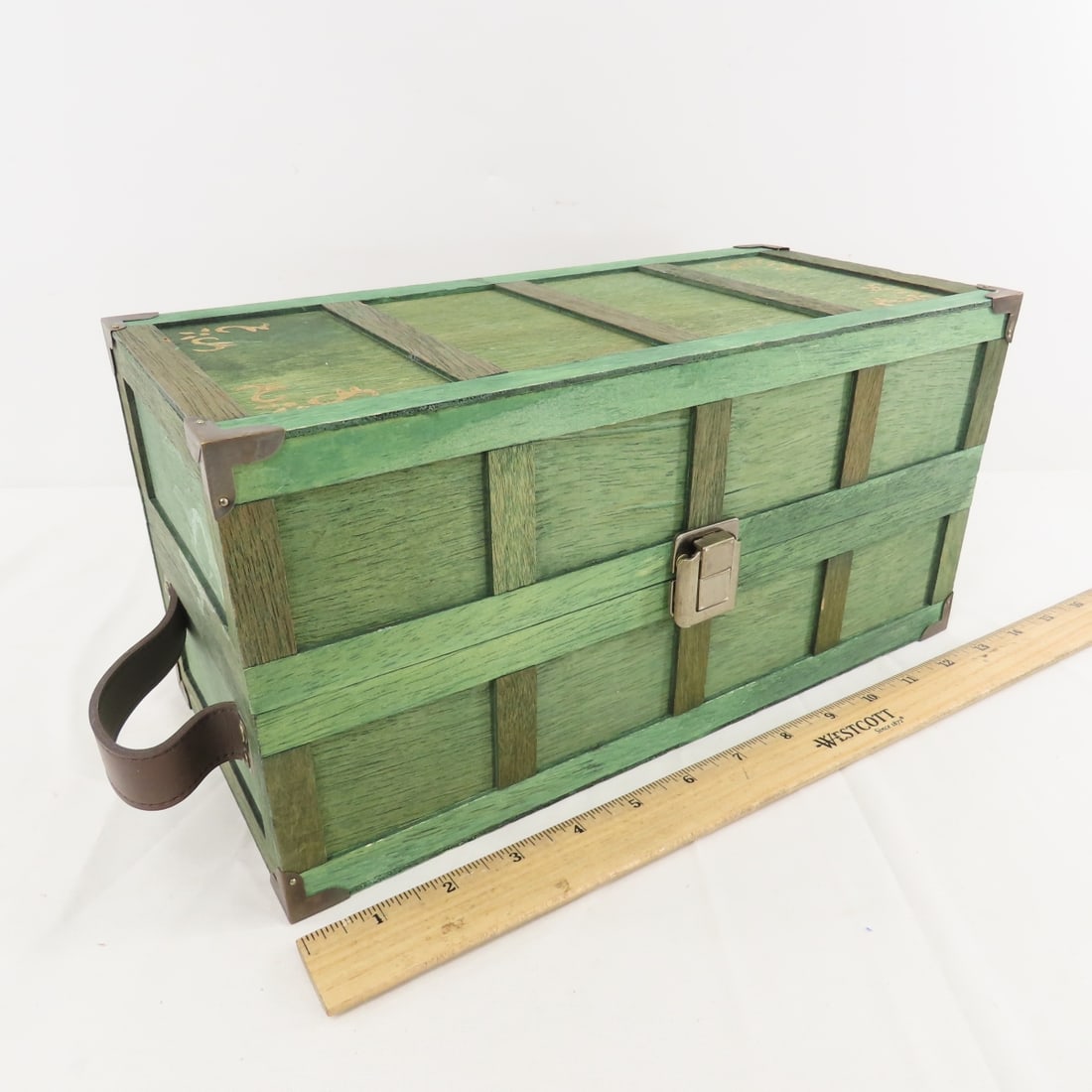 Geppeddo Porcelain & Plastic Collector's & More - 11