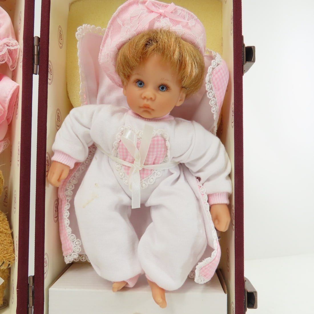 Geppeddo Porcelain & Plastic Collector's & More - 14