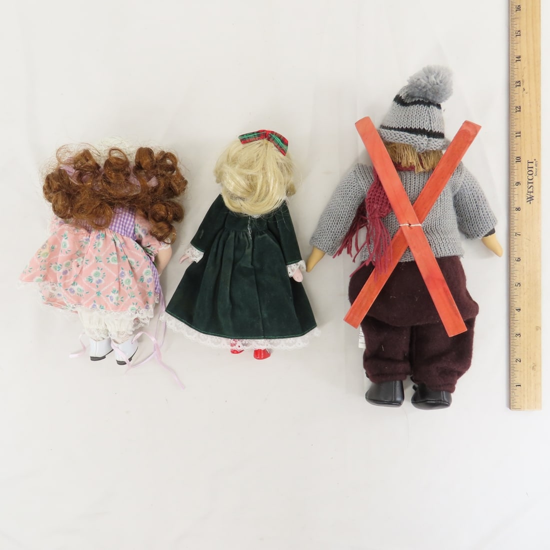 Geppeddo Porcelain & Plastic Collector's & More - 18