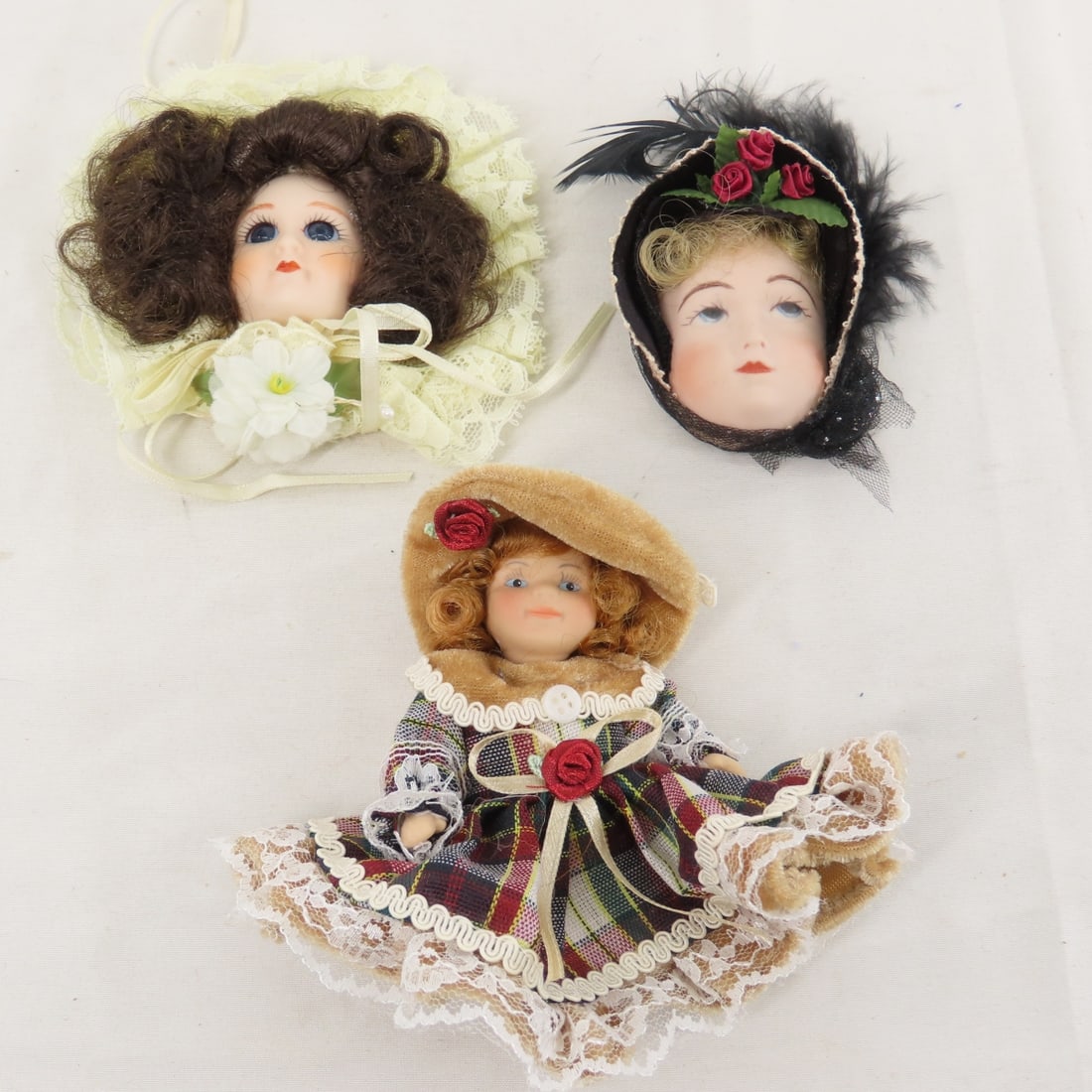 Geppeddo Porcelain & Plastic Collector's & More - 19