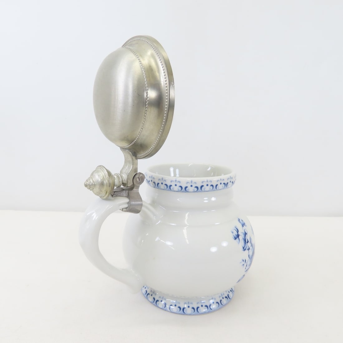 Theo Kuhn & Unmarked Vintage Ladies Beer Steins - 6