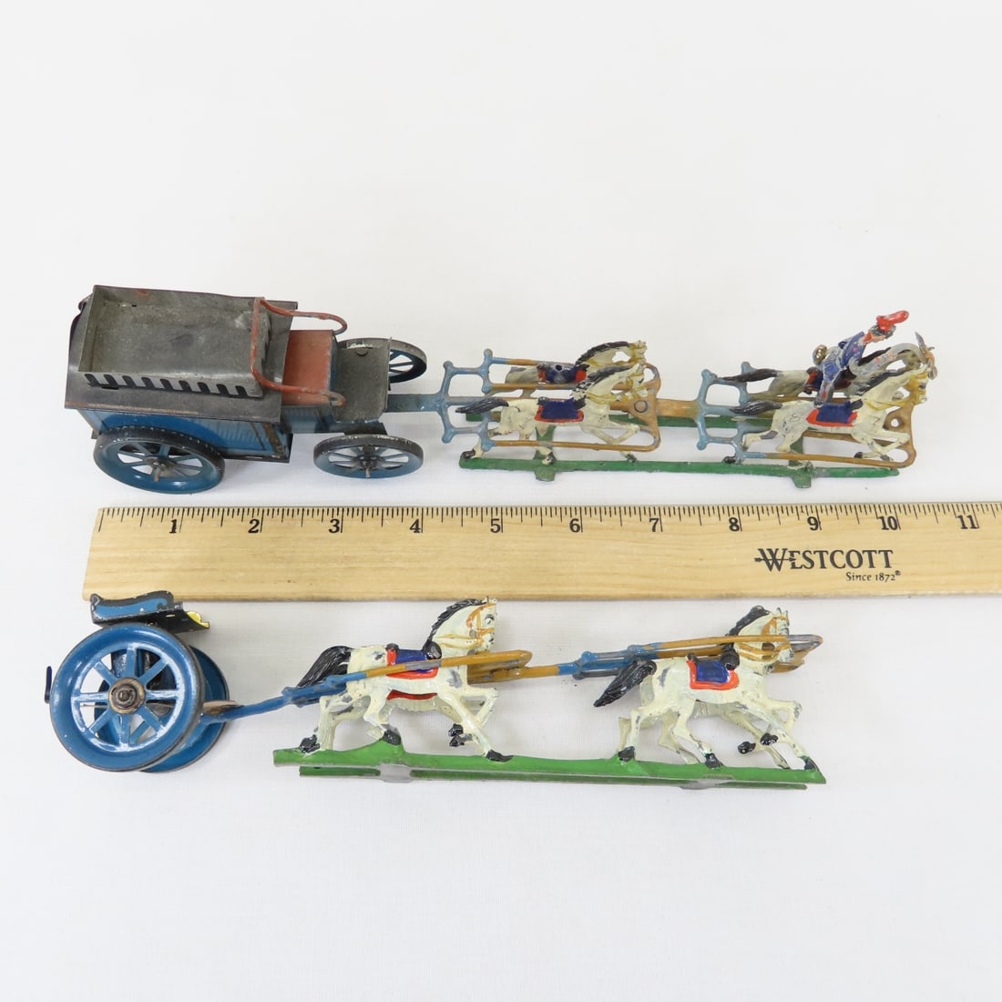 Tin & cast metal horse drawn carts, toy cannon - 17