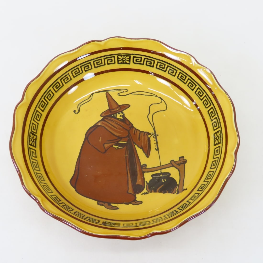 Royal Doulton Witches Bowl D2735 9.25": Royal Doulton Witches Bowl D2735 9.25" - Lot Size 10x10x2" 3lb Photos are part of description. (Live Auctioneers only shows a max of 20 photos). Please ask questions and read terms & conditions