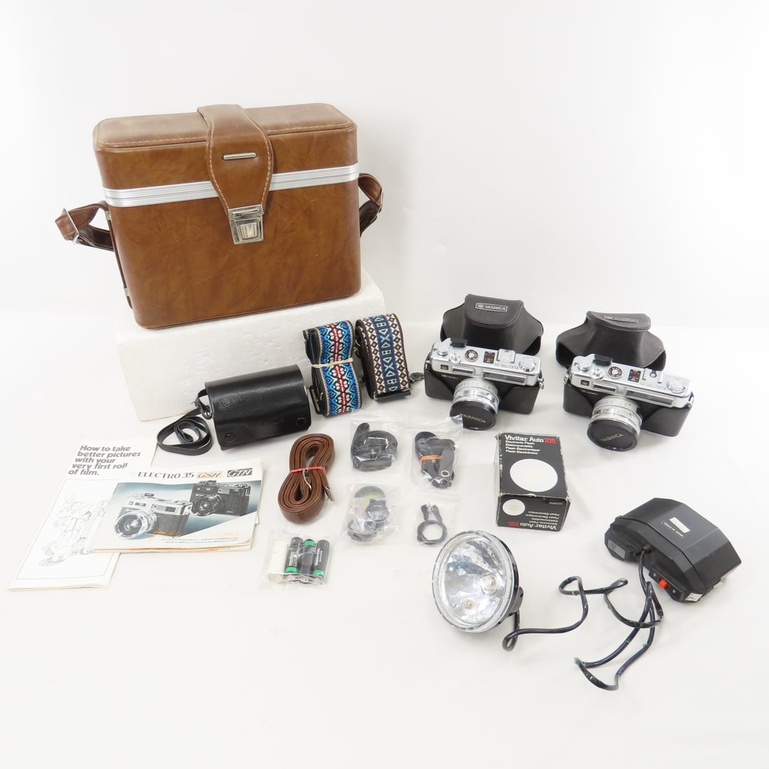 2 Vintage Yashica Electro 35mm Film Cameras w/Case (1 of 20)