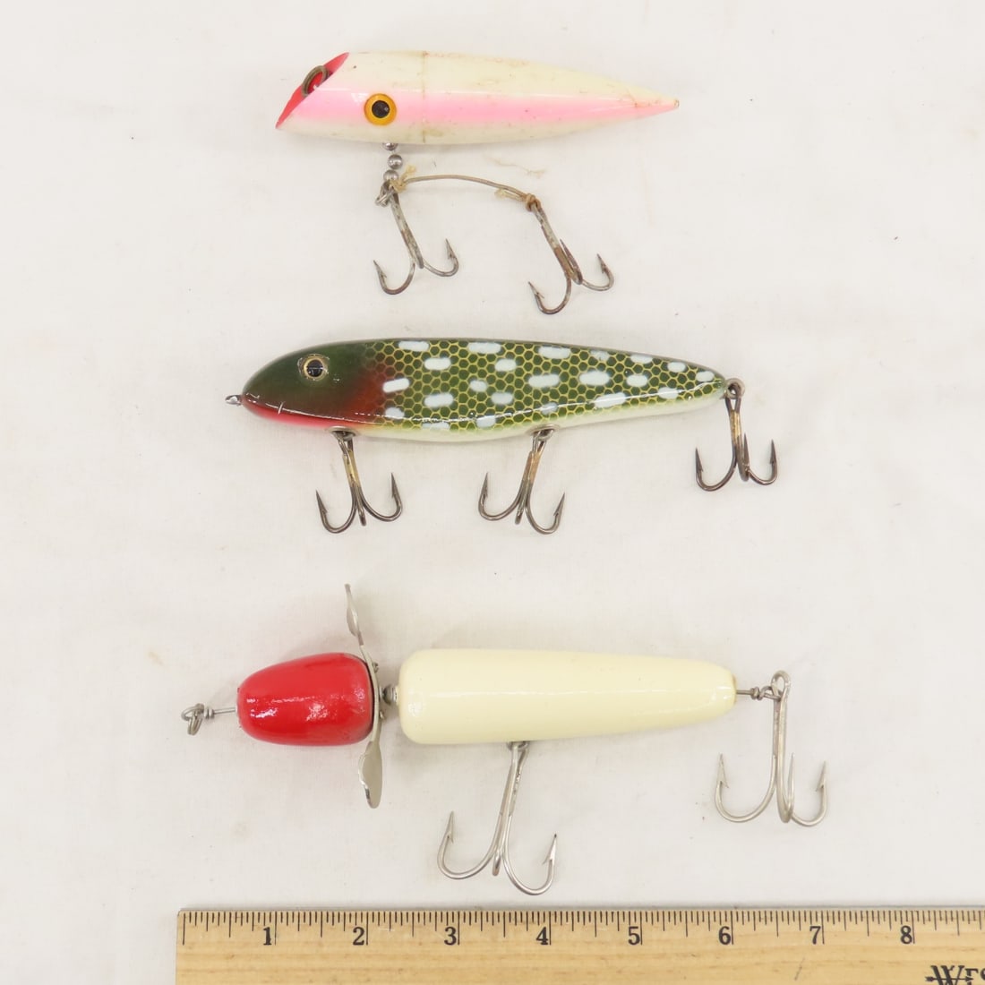 9 Large Vintage Lures- Helin Flatfish in Box - 9