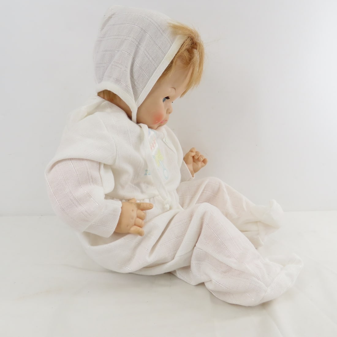 2 1965 Vogue Vinyl & Fabric Baby Dolls - 3