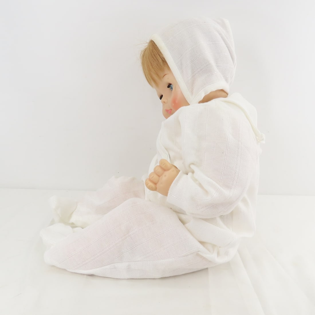 2 1965 Vogue Vinyl & Fabric Baby Dolls - 5