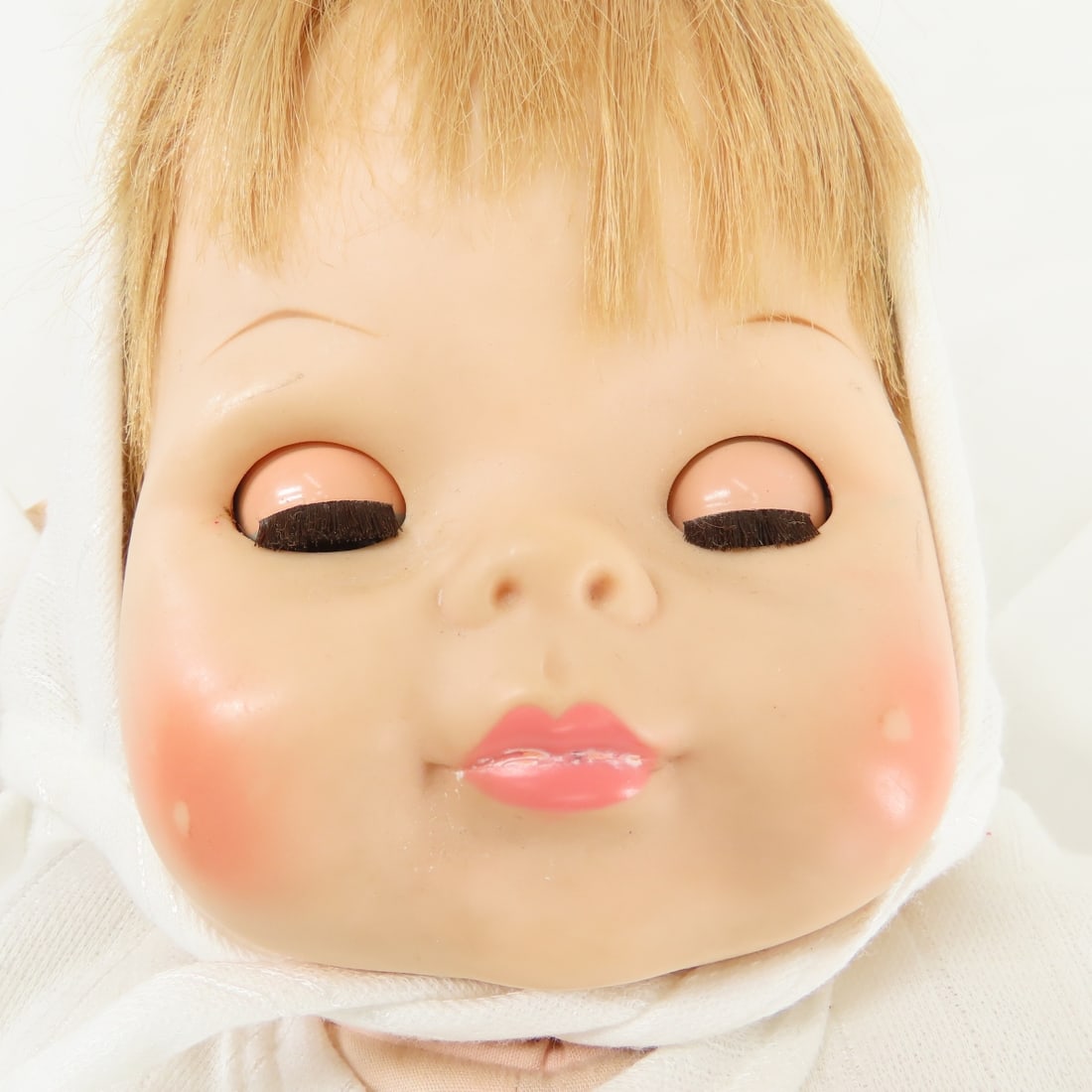 2 1965 Vogue Vinyl & Fabric Baby Dolls - 7