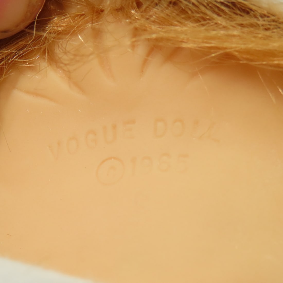 2 1965 Vogue Vinyl & Fabric Baby Dolls - 8