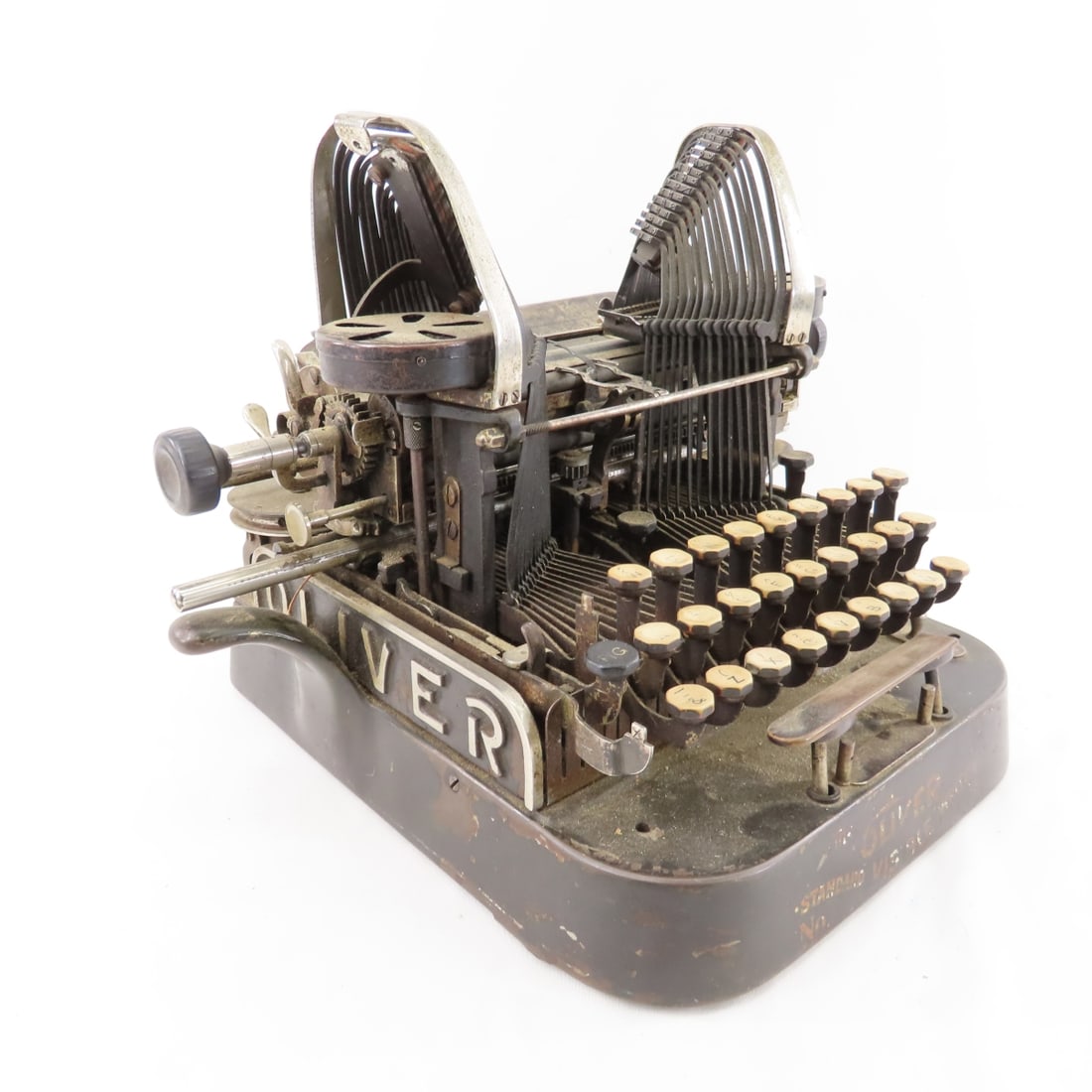 Vintage Oliver "Visible Writer" No. 3 Typewriter (1 of 13)