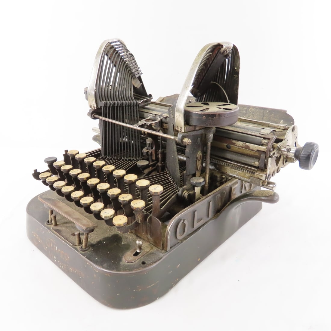 Vintage Oliver "Visible Writer" No. 3 Typewriter - 3