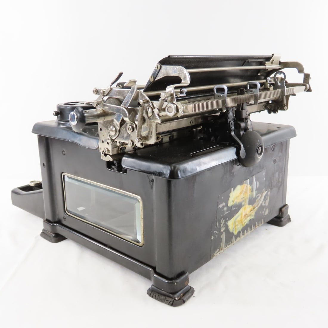 Vintage Royal Model 10 Typewriter w/ Beveled Glass - 6