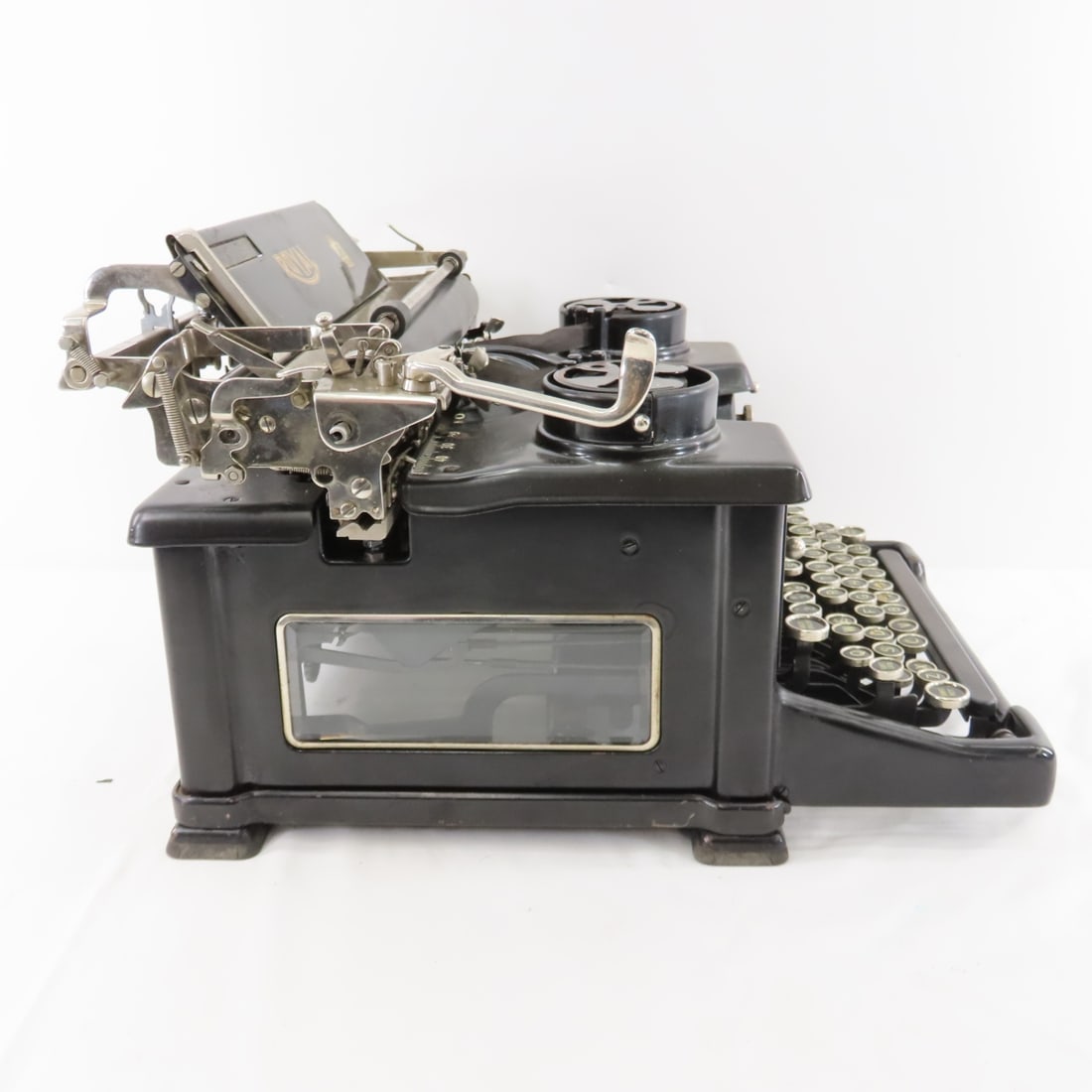 Vintage Royal Model 10 Typewriter w/ Beveled Glass - 9